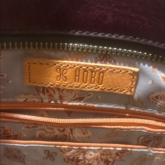 Hobo Burgundy Leather Tote Bag - Picture 2 of 9